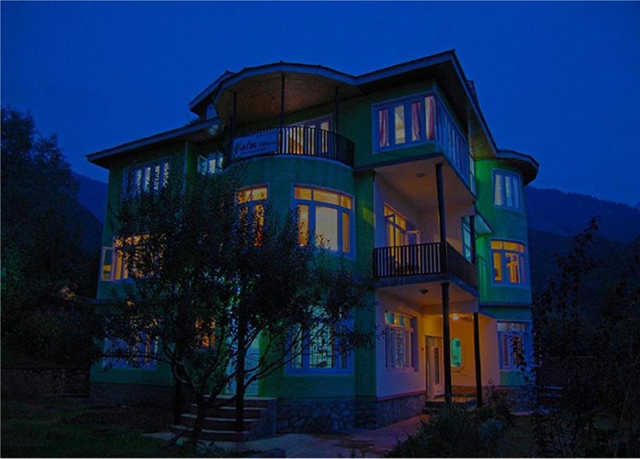 Calm Holiday Inn Srīnagar エクステリア 写真